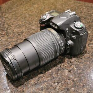 Nikon D80 & Nikon DX AF.-S Nikkor 18-105mm Lens New Charger & Battery